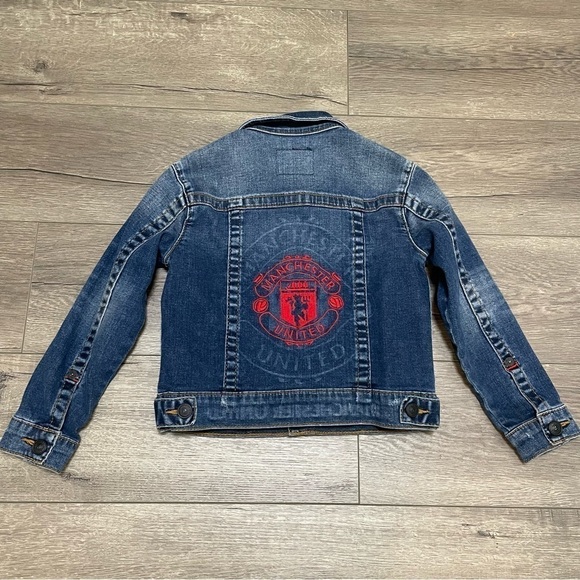 True Religion Manchester United Kids Denim Jean Jacket Embroidered Blue Red Sz 4 - Picture 1 of 7
